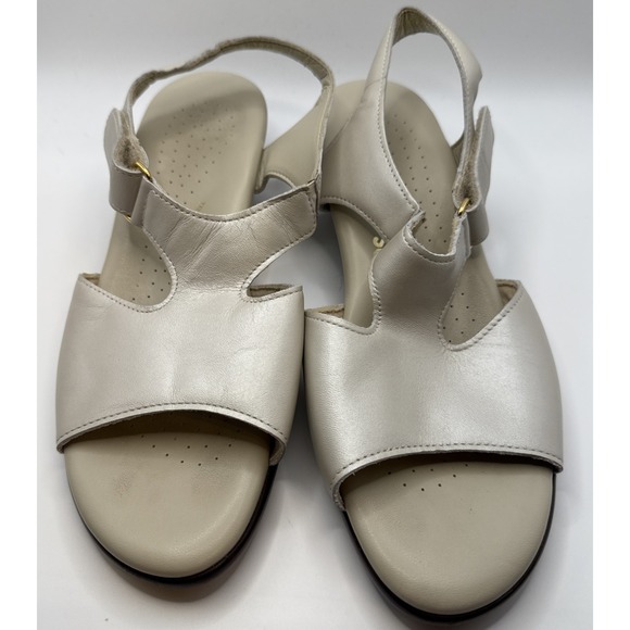 SAS Tripad Comfort Ivory Leather Sandals Womens Sz 9.5W Shoe Sling Back Open Toe - Picture 1 of 6